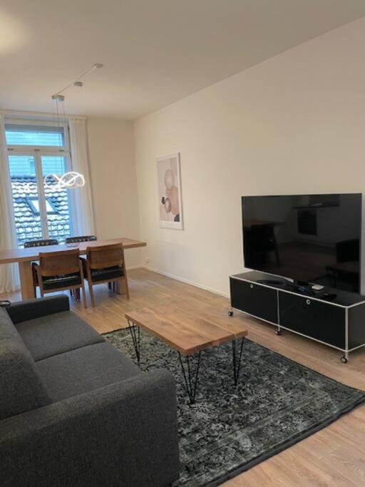 Elegant 2Br Apartment - Canal3 Zurich Bagian luar foto